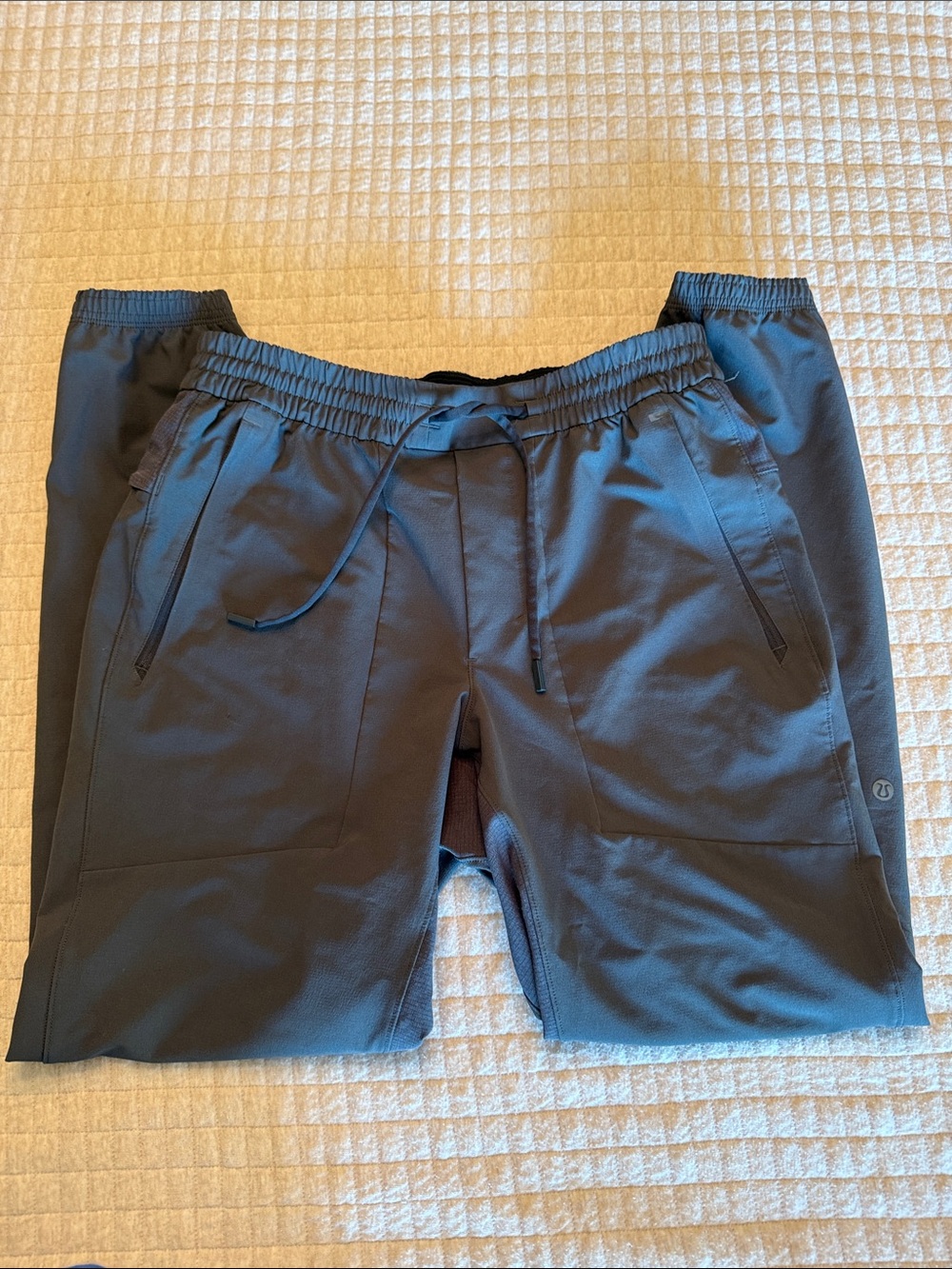 Lululemon athletica Charcoal Stretch Joggers, Men’s medium